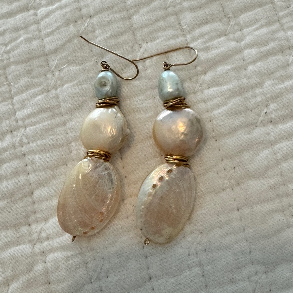 Freshwater pearl drop earrings